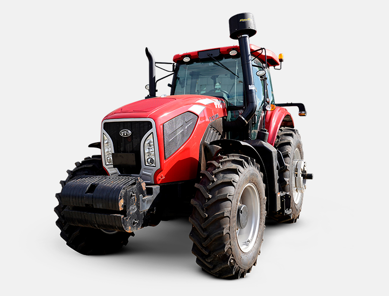 Trator YTO modelo ELX2404 com cabine fechada, pintura vermelha brilhante e rodas de tração dupla, exibido contra fundo neutro. Apresenta design robusto com escapamento vertical e faróis modernos.