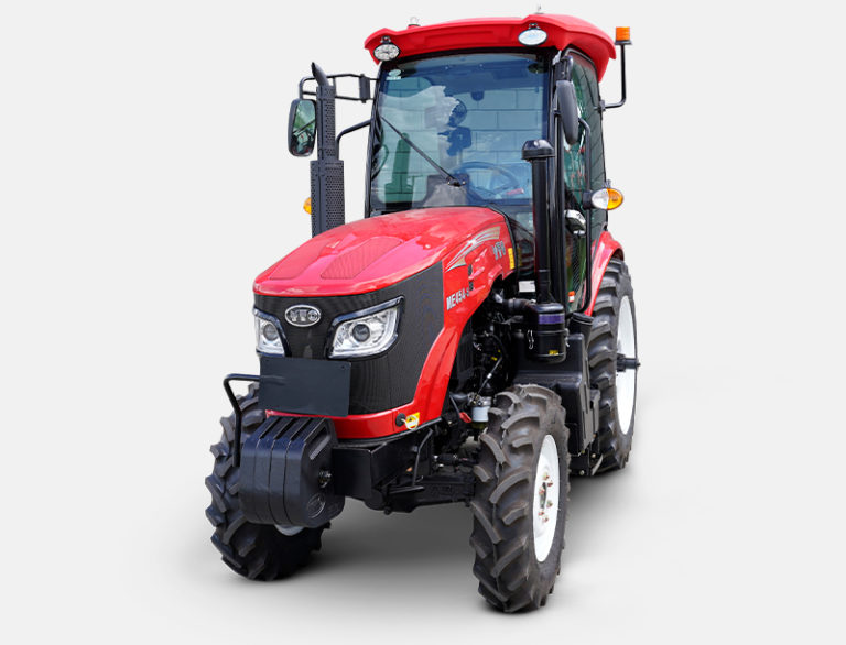 Trator YTO modelo ME454-5 com capô vermelho, rodas robustas e cabine compacta, exibido sobre fundo branco.