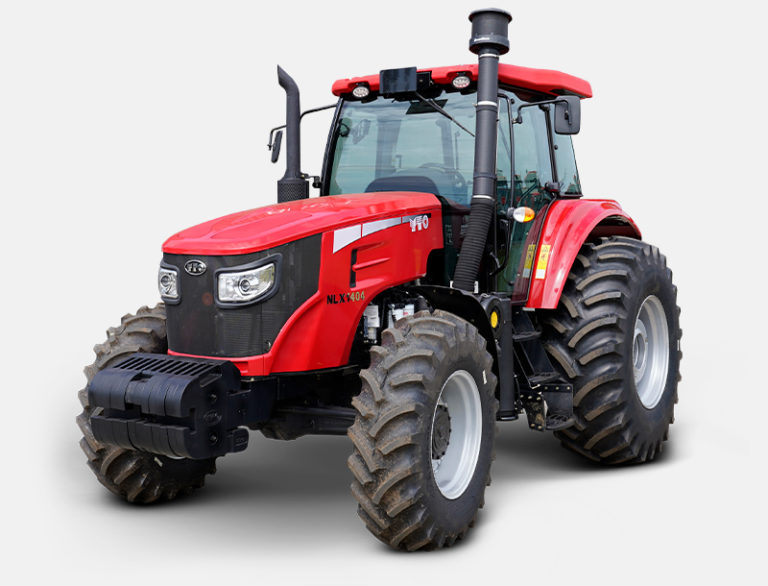Trator YTO modelo NLX1404 com cabine fechada, carroceria vermelha e rodas de grande tração, exibido contra fundo branco e vermelho. Equipado com faróis modernos, escapamento vertical e estrutura robusta, ideal para uso agrícola intensivo.