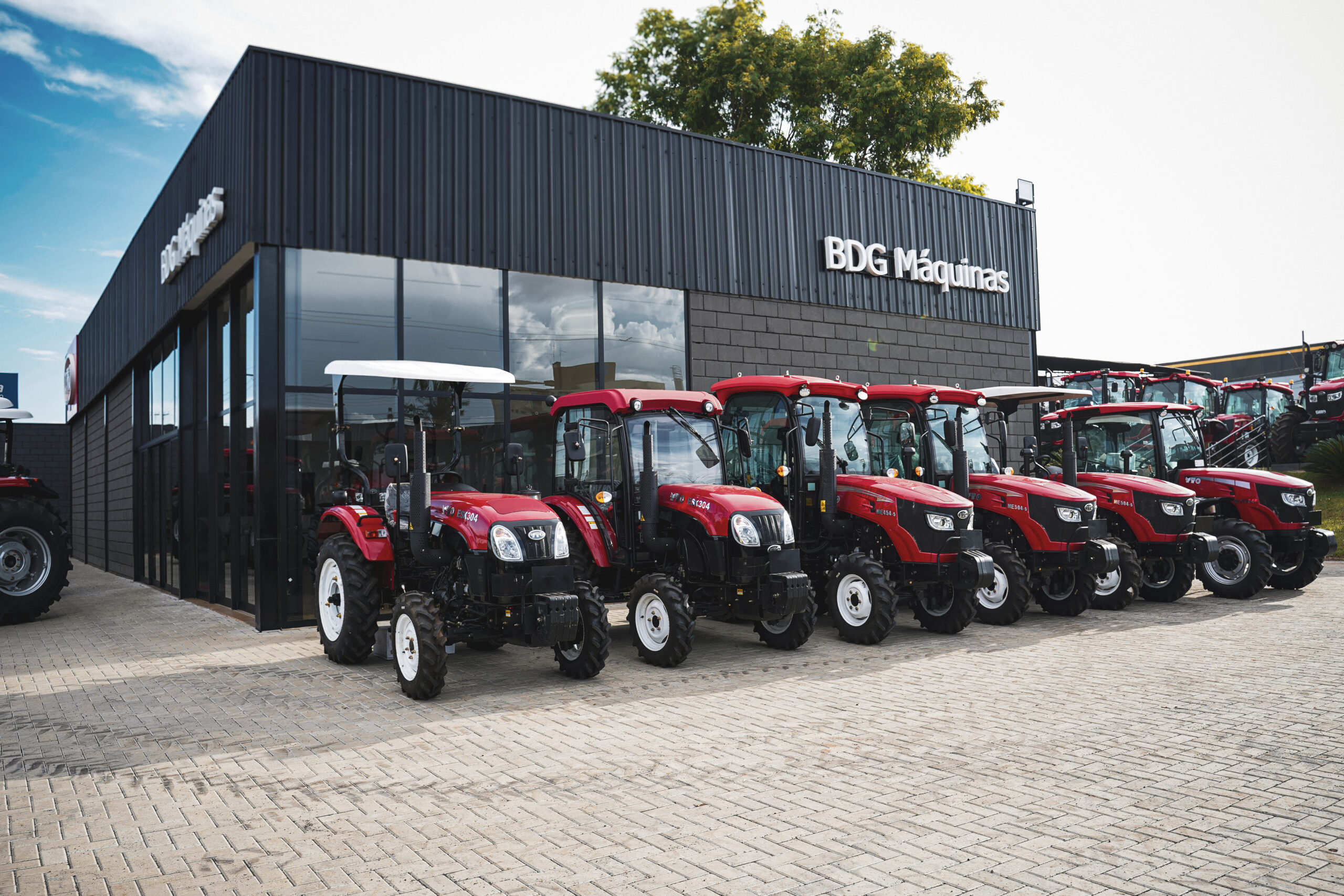 BDG Máquinas tratores chineses YTO